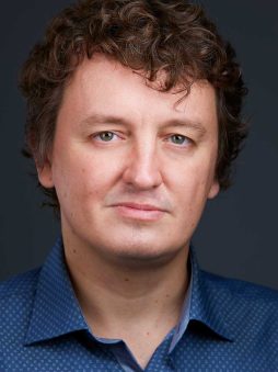 Максим Мусин, руководитель лаборатории разработки и исследования ИИ Rebels.ai, преподаватель в Harbour Space University (Барселона), ведущий эфиров «ИИ в бизнесе» на канале «Ковчег Бизнес» (опционально - спикер конференции "Ковчег Бизнес Сеть 2024")